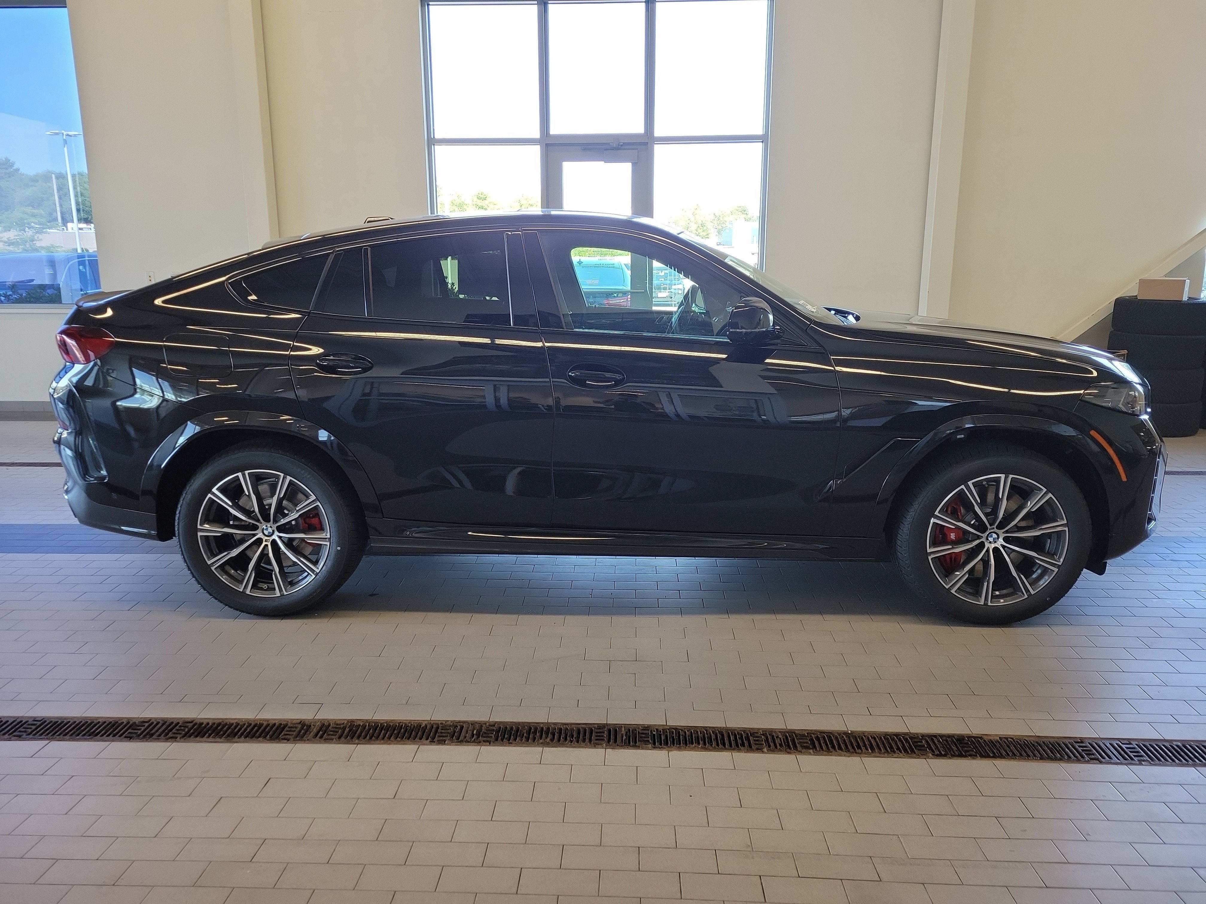 New 2027 BMW X6 M60i AWD/4WD image 8