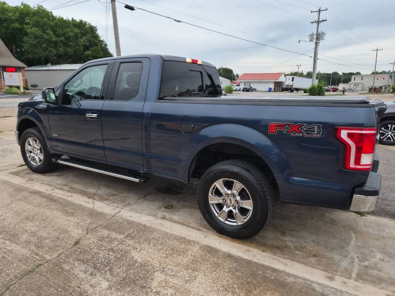 Used 2016 Ford F150 XLT w/ Equipment Group 302A Luxury AWD/4WD image 4