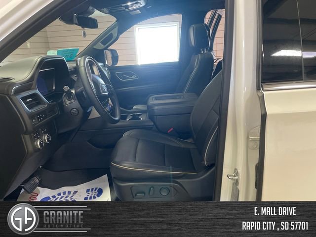 Used 2023 GMC Yukon SLT w/ SLT Luxury Package image 9
