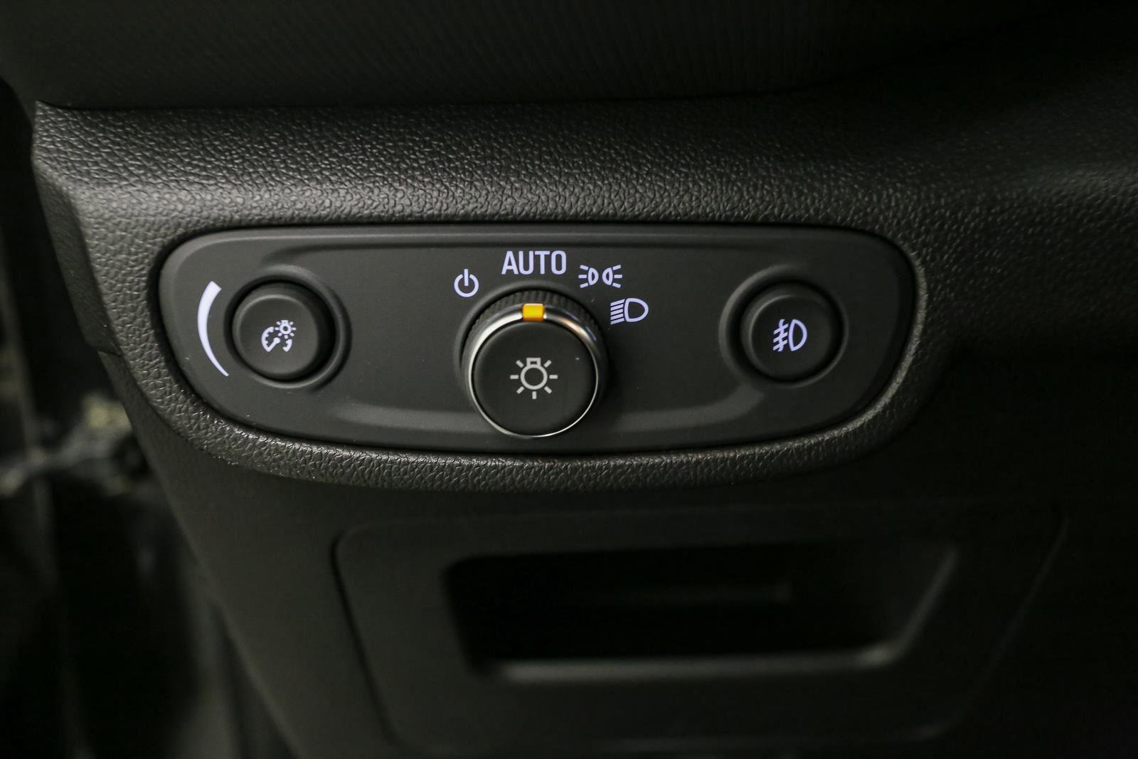 Used 2021 Chevrolet TrailBlazer LT w/ Convenience Package image 40