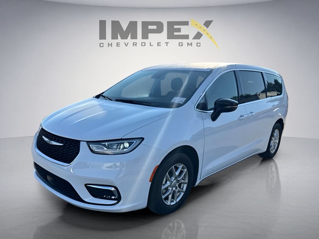 Used 2025 Chrysler Pacifica Select FWD video 1