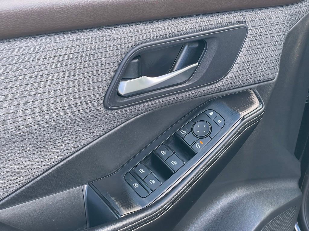 Certified 2023 Nissan Rogue SV image 12