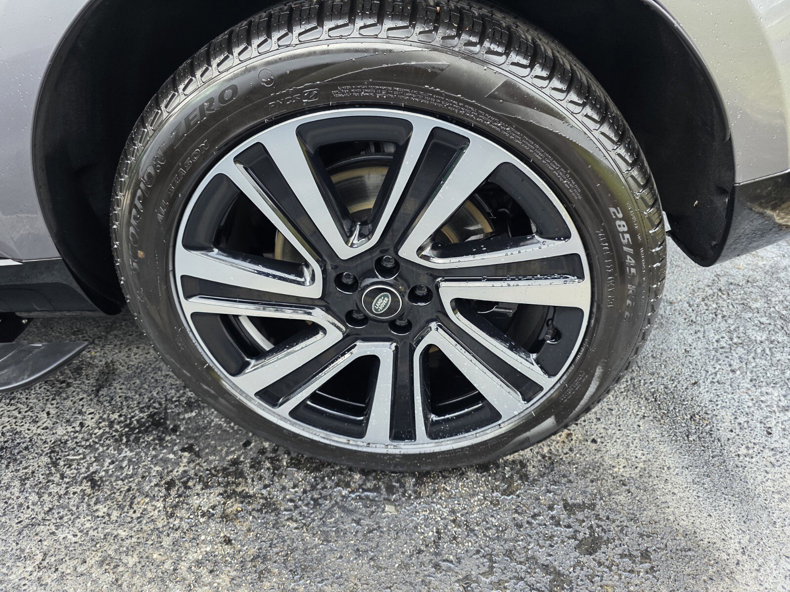 Used 2023 Land Rover Range Rover SE image 9