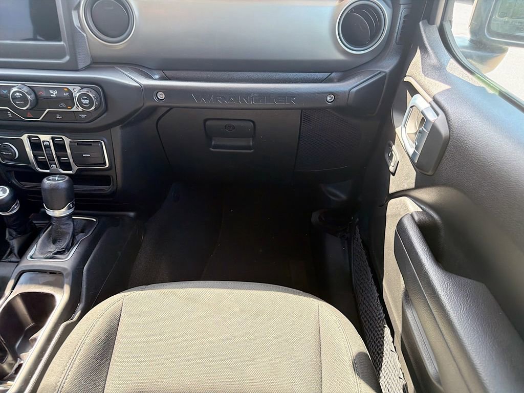 Used 2023 Jeep Wrangler Sport S image 17