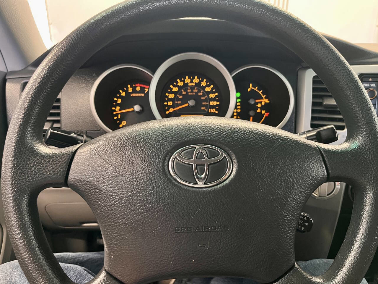 Used 2006 Toyota 4Runner SR5 AWD/4WD image 10