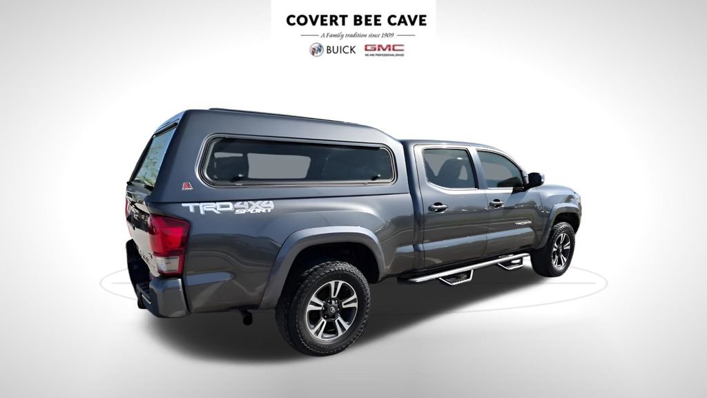 Used 2016 Toyota Tacoma TRD Sport image 10