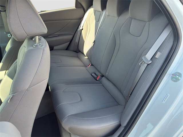 Used 2025 Hyundai Elantra SE w/ Cargo Package image 14