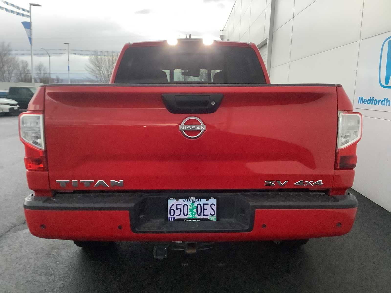 Used 2023 Nissan Titan SV image 5