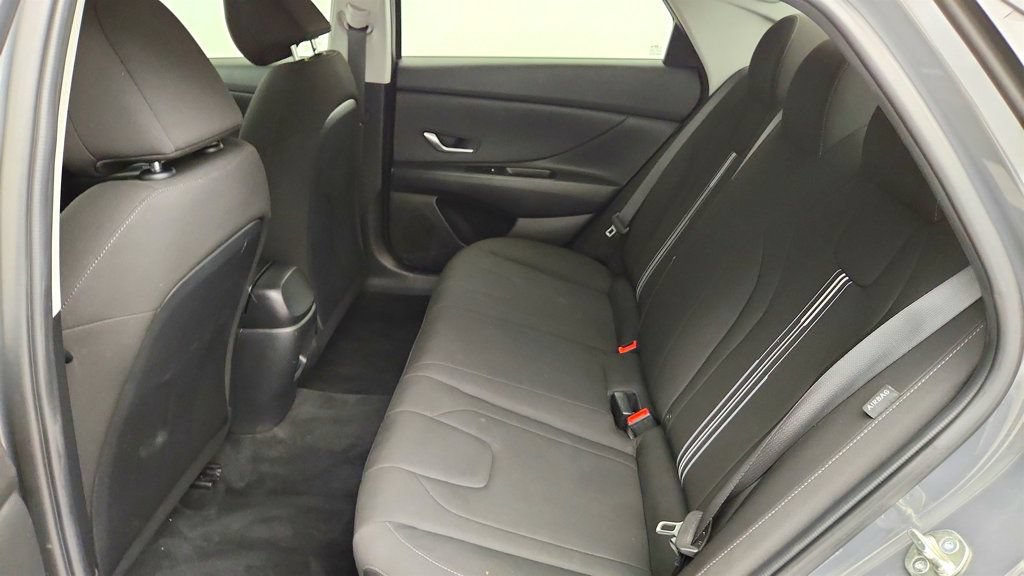 Used 2024 Hyundai Elantra SEL FWD image 21