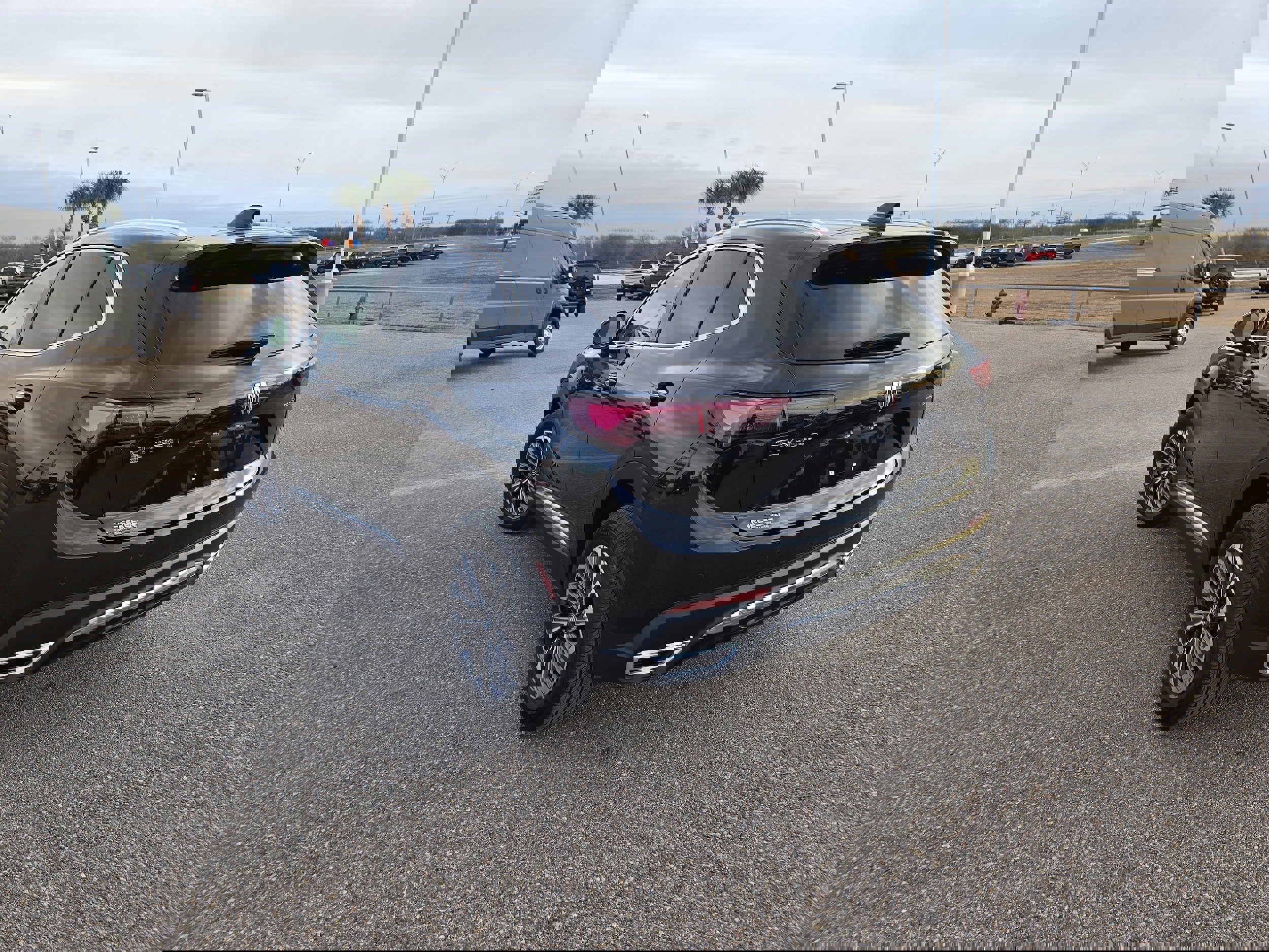 Used 2025 Buick Envision Preferred image 5