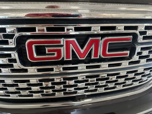 Certified 2017 GMC Acadia Denali w/ Technology Package AWD/4WD image 39