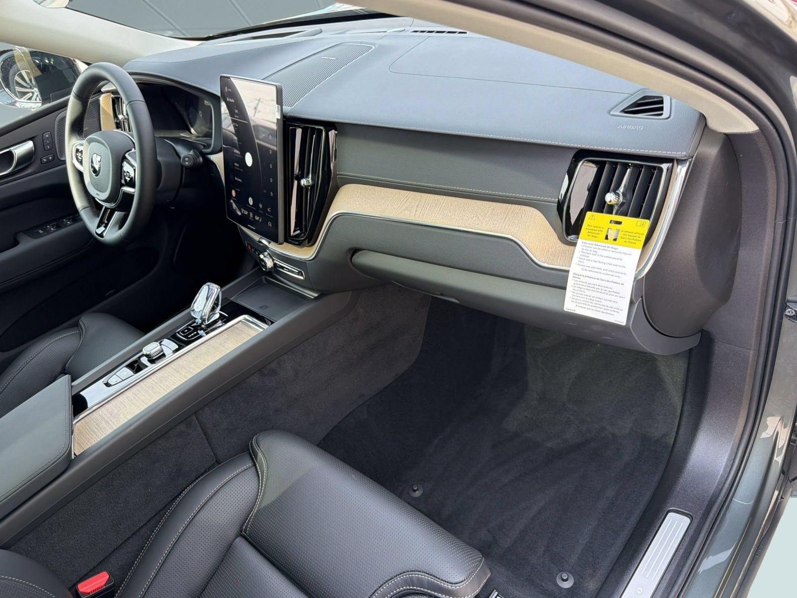 New 2026 Volvo XC60 T8 Ultra w/ Climate Package AWD/4WD image 31