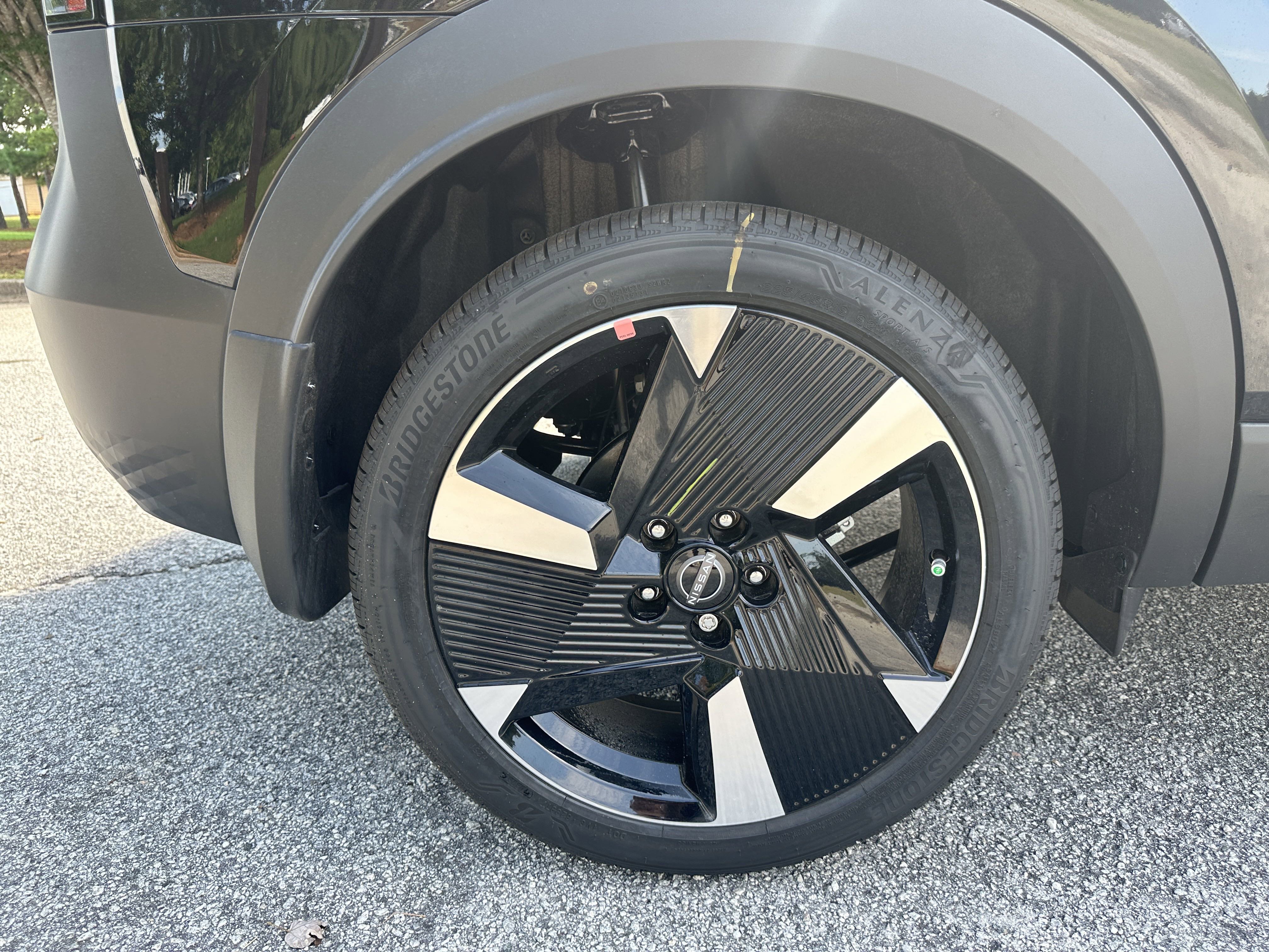 New 2025 Nissan Kicks SR image 17