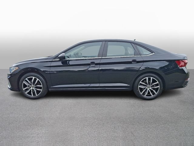 Used 2025 Volkswagen Jetta SE FWD image 7