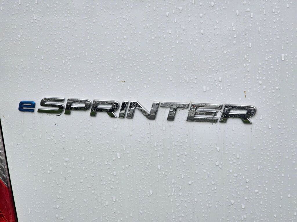 New 2025 Mercedes-Benz eSprinter 170 Cargo image 15