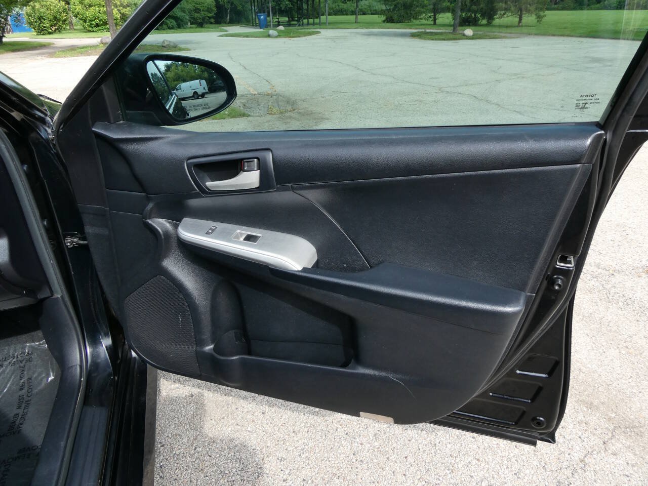 Used 2012 Toyota Camry SE FWD image 27