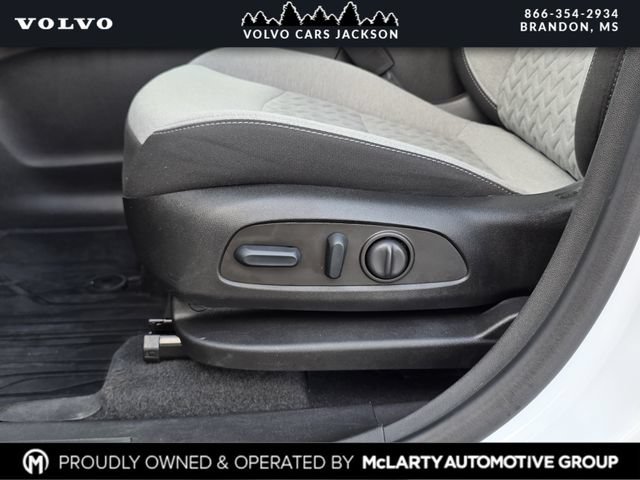 Used 2022 Chevrolet Equinox LS w/ LPO, Floor Liner Package FWD image 15