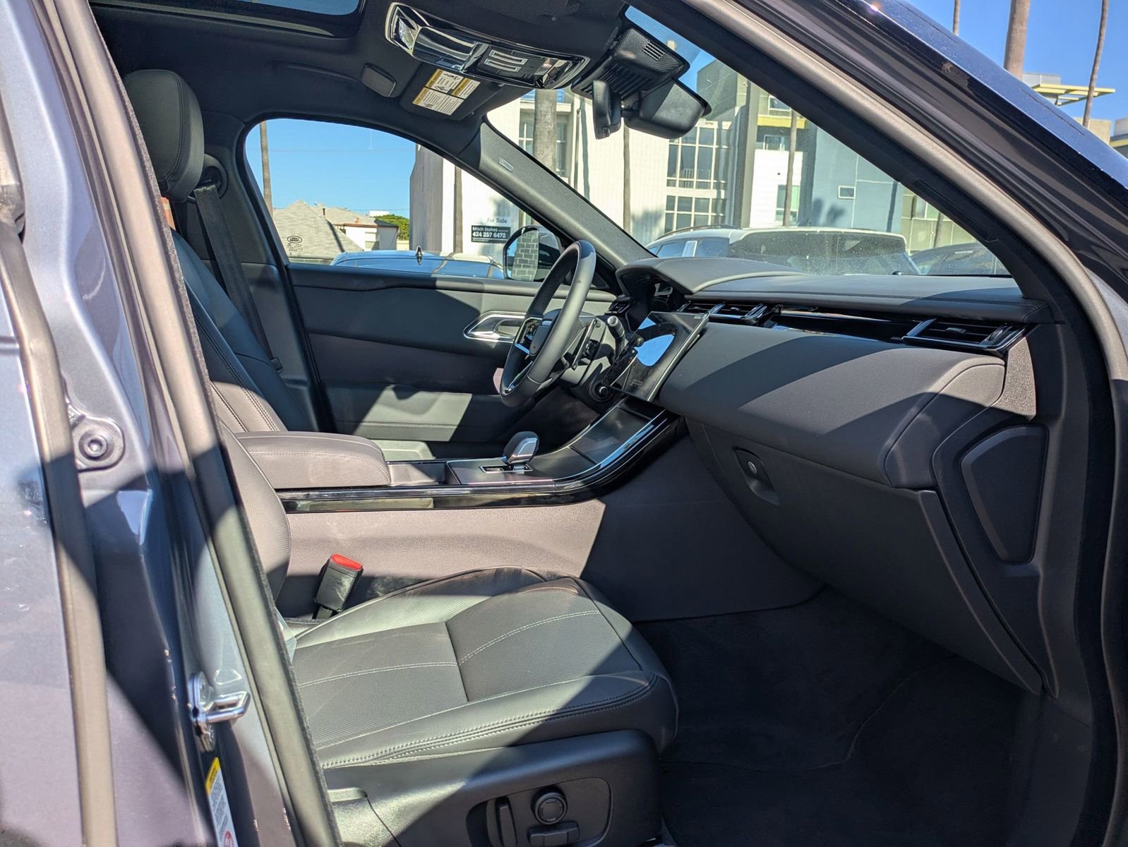 New 2026 Land Rover Range Rover Velar Dynamic SE image 26