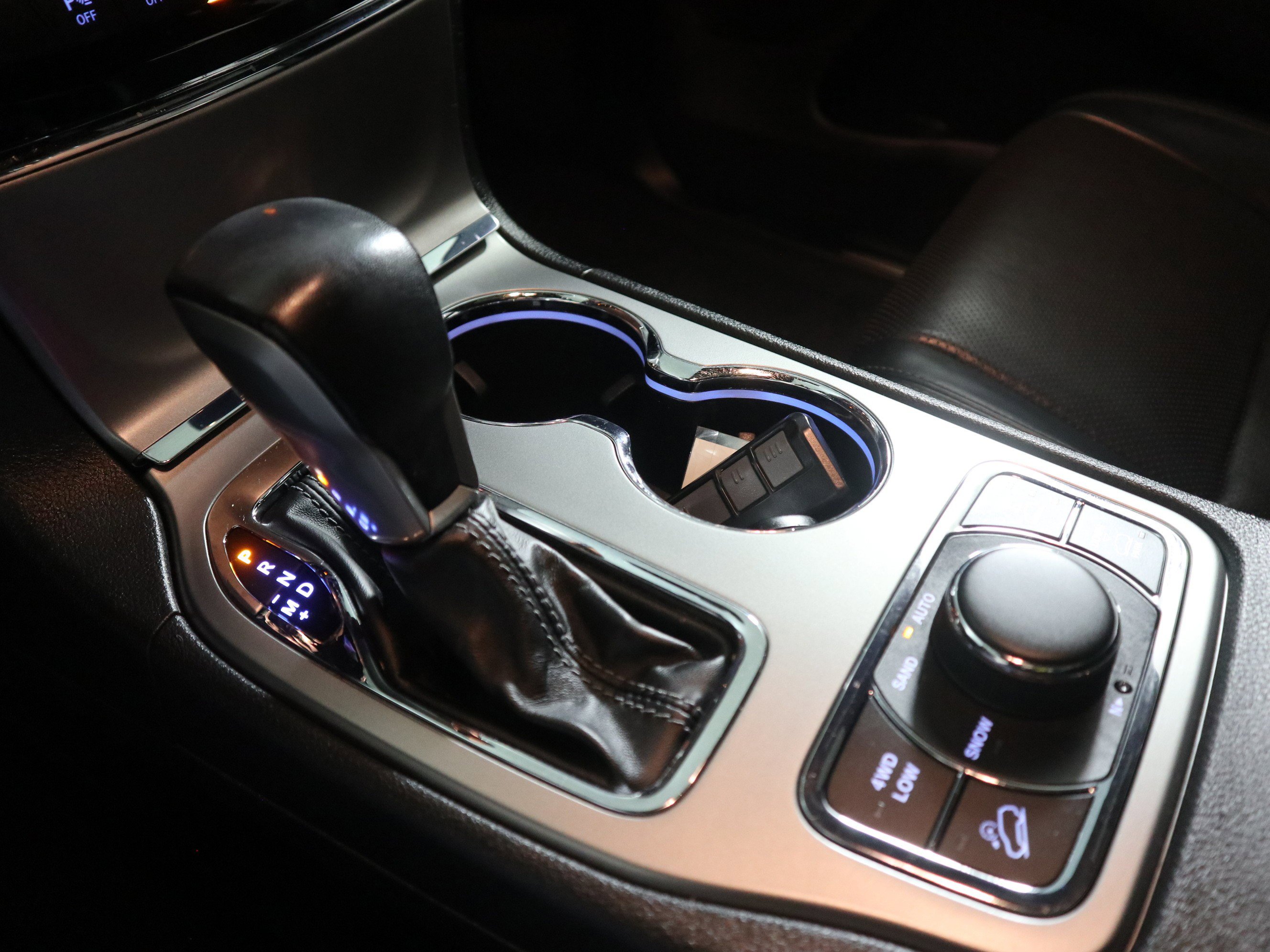 Used 2020 Jeep Grand Cherokee Overland image 27