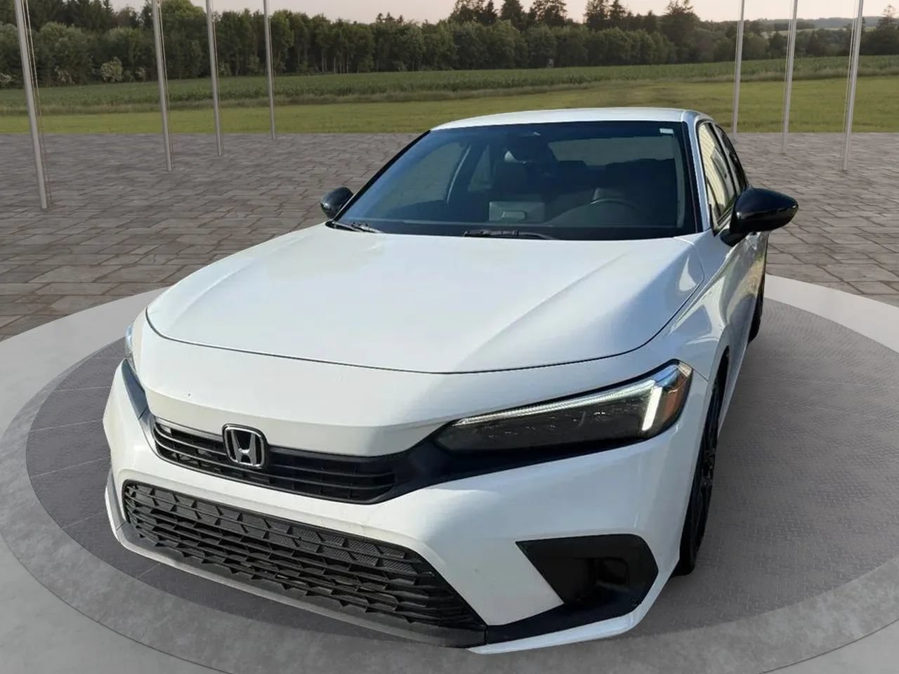 Used 2023 Honda Civic Sport image 1