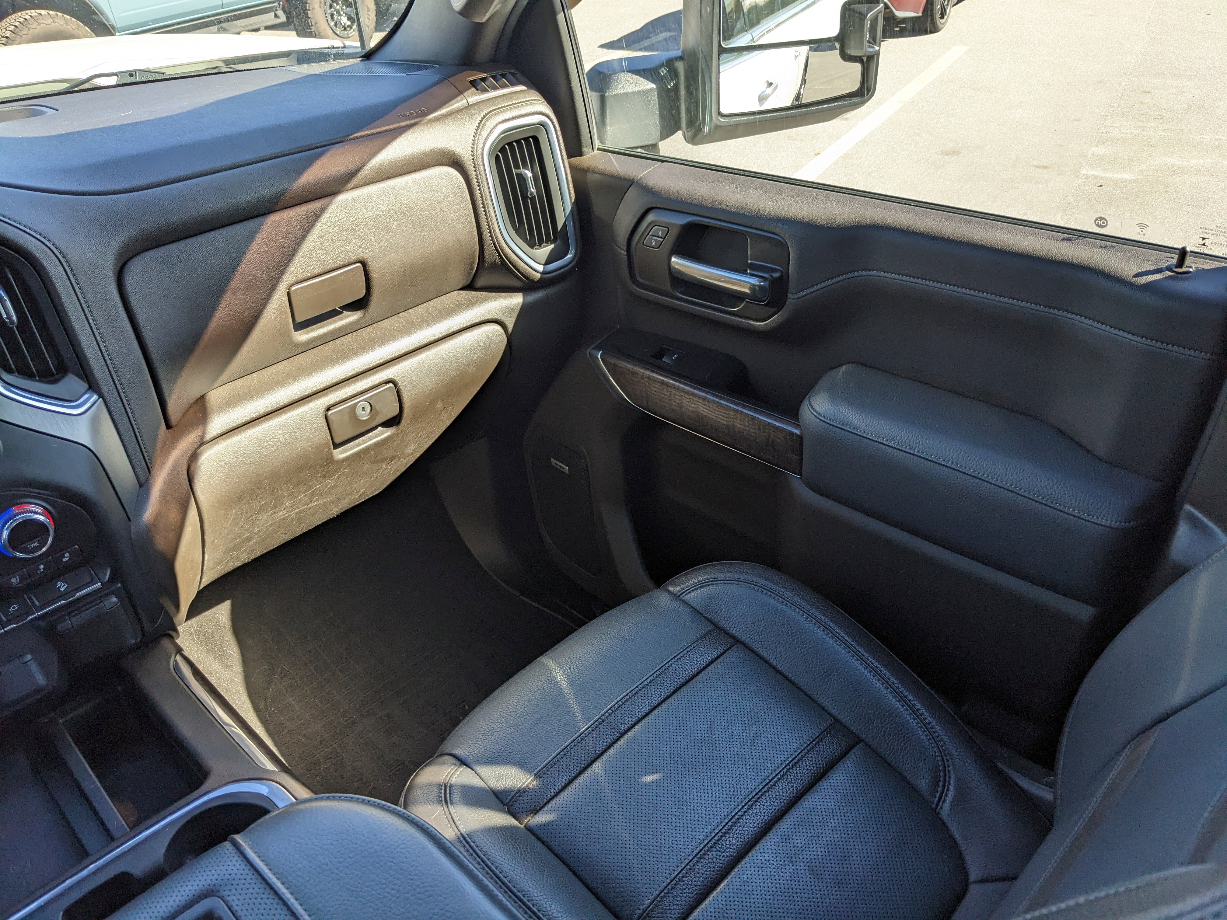 Used 2022 GMC Sierra 2500 Denali image 16