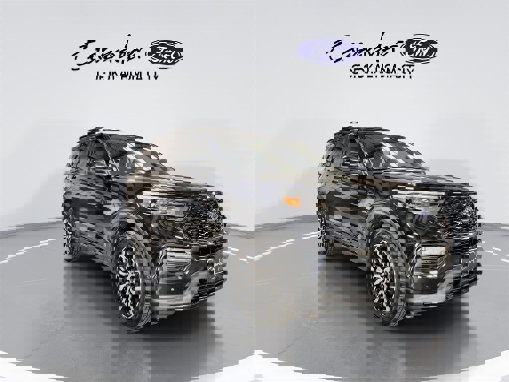 Used 2020 Ford Explorer ST w/ Premium Technology Package image 2