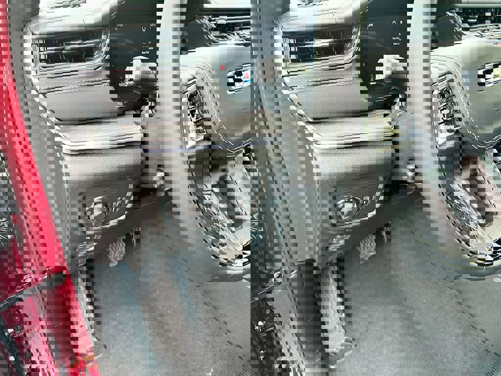 New 2025 Jeep Grand Cherokee L Overland w/ Advanced Protech Group III image 10