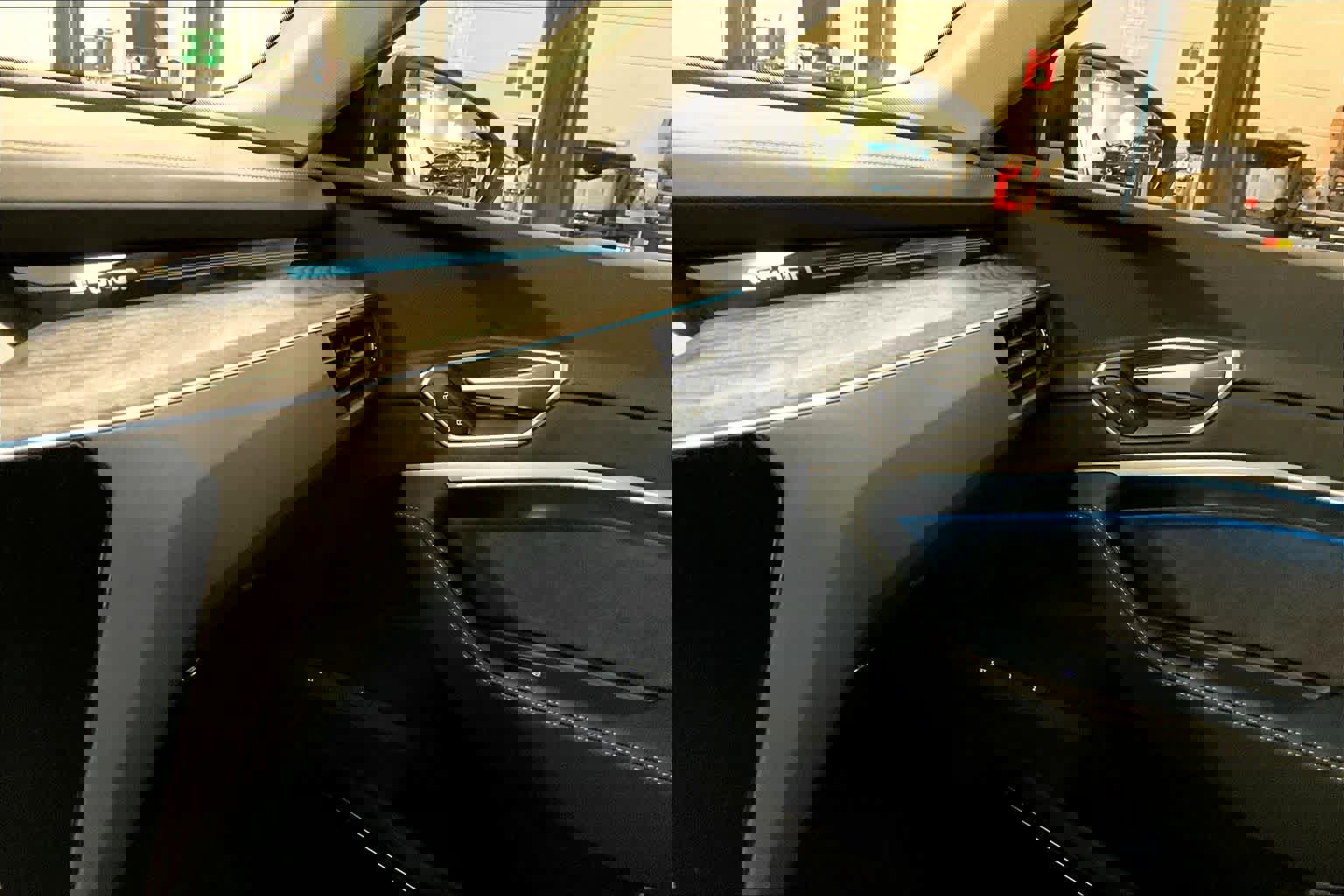 Used 2021 Audi e-tron Prestige w/ Prestige Package image 28