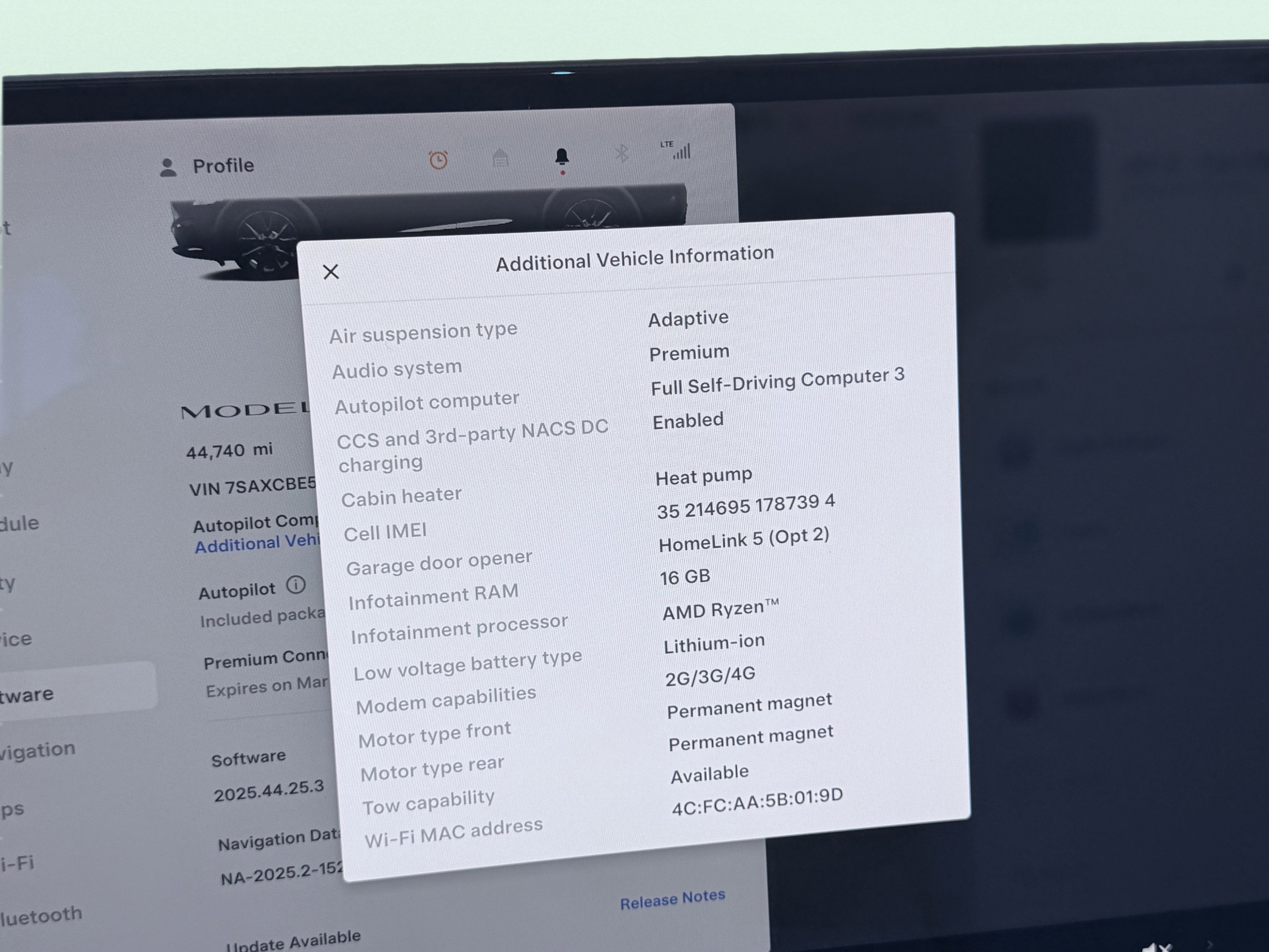 Used 2022 Tesla Model X image 81