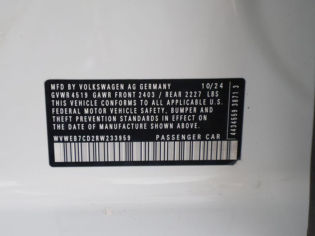 Used 2024 Volkswagen Golf R AWD/4WD image 57