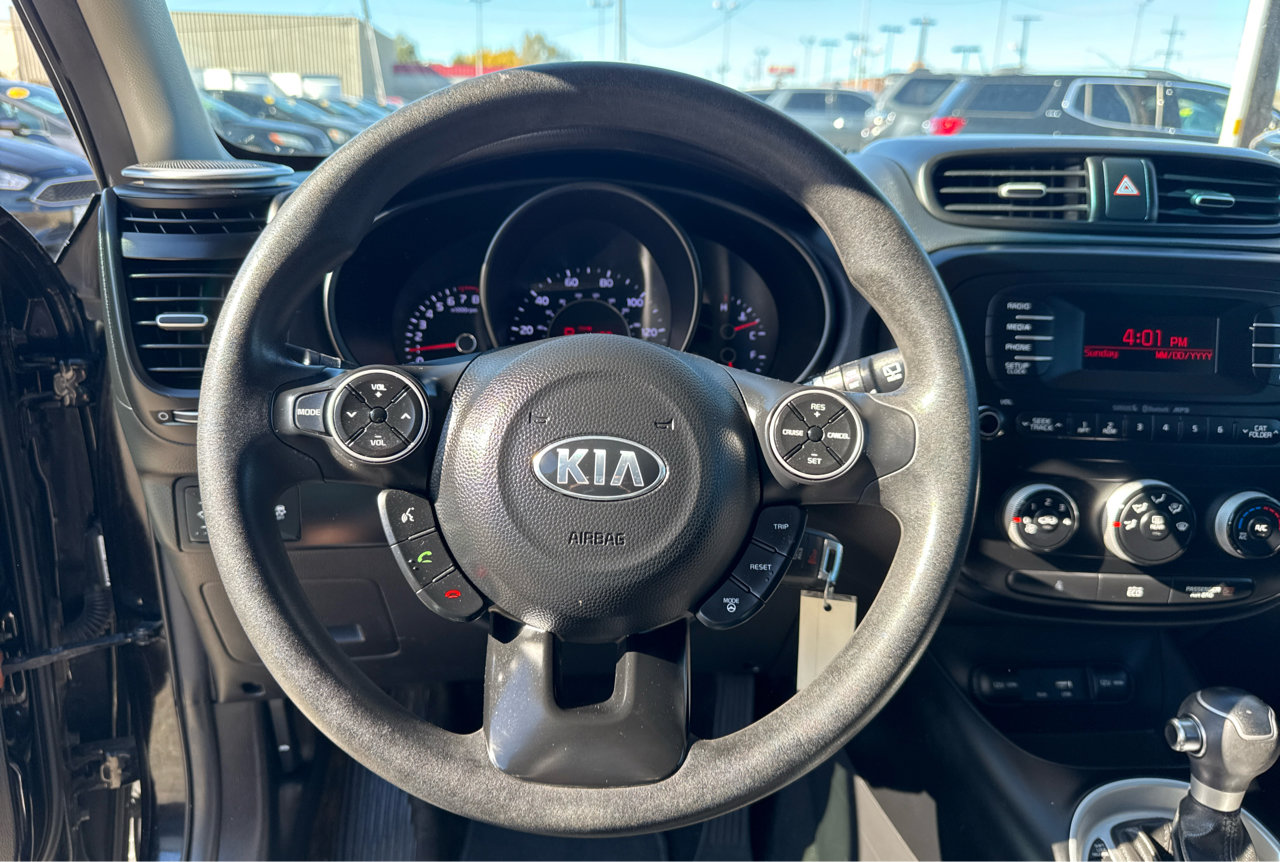 Used 2016 Kia Soul Base 6A image 14