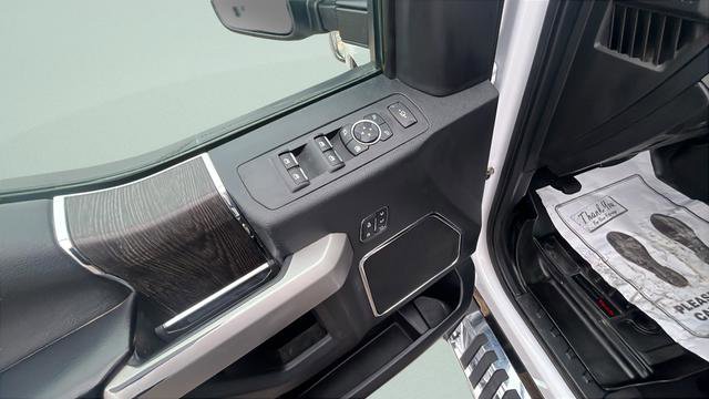 Used 2021 Ford F350 Lariat w/ Chrome Package image 11