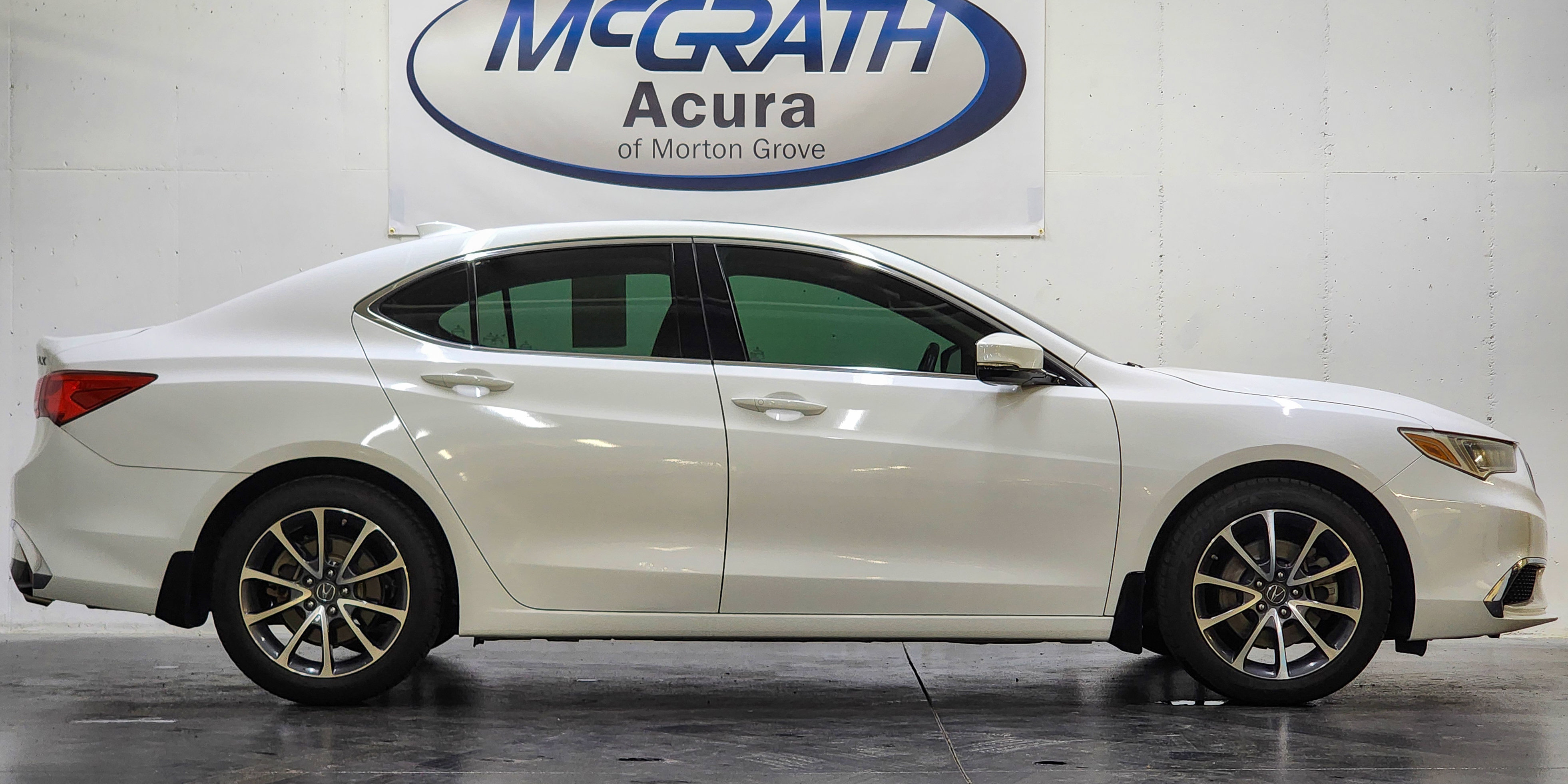 Used 2018 Acura TLX V6 image 3