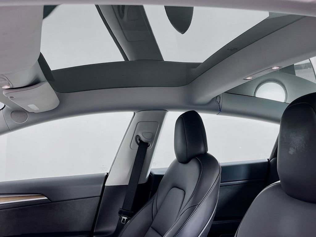 Used 2023 Tesla Model 3 Standard Range image 22