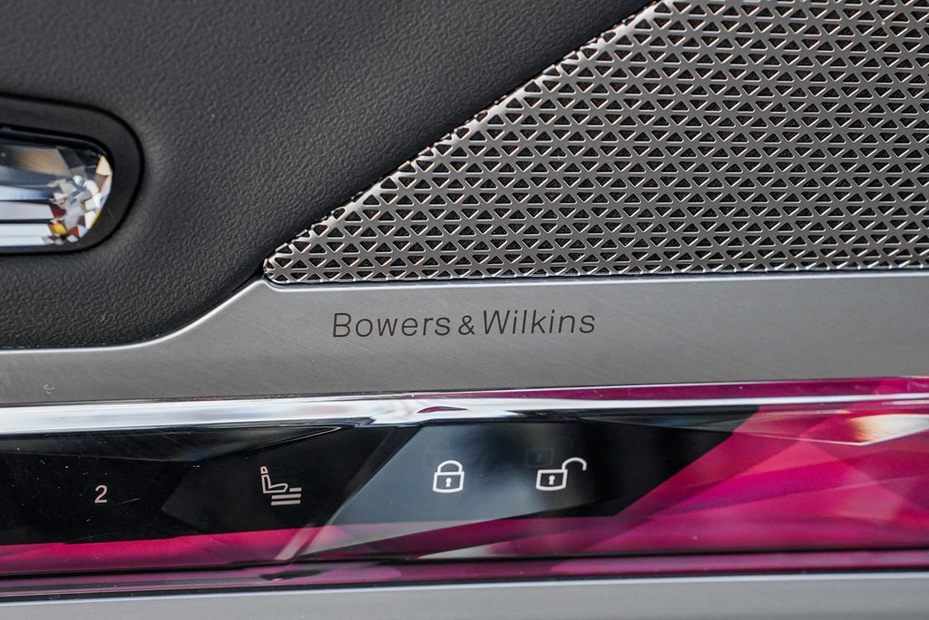 Used 2023 BMW 740i image 10