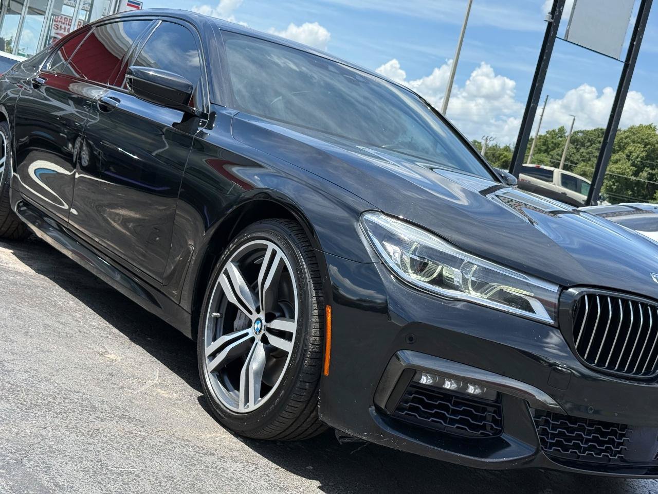 Used 2018 BMW 750i RWD image 22