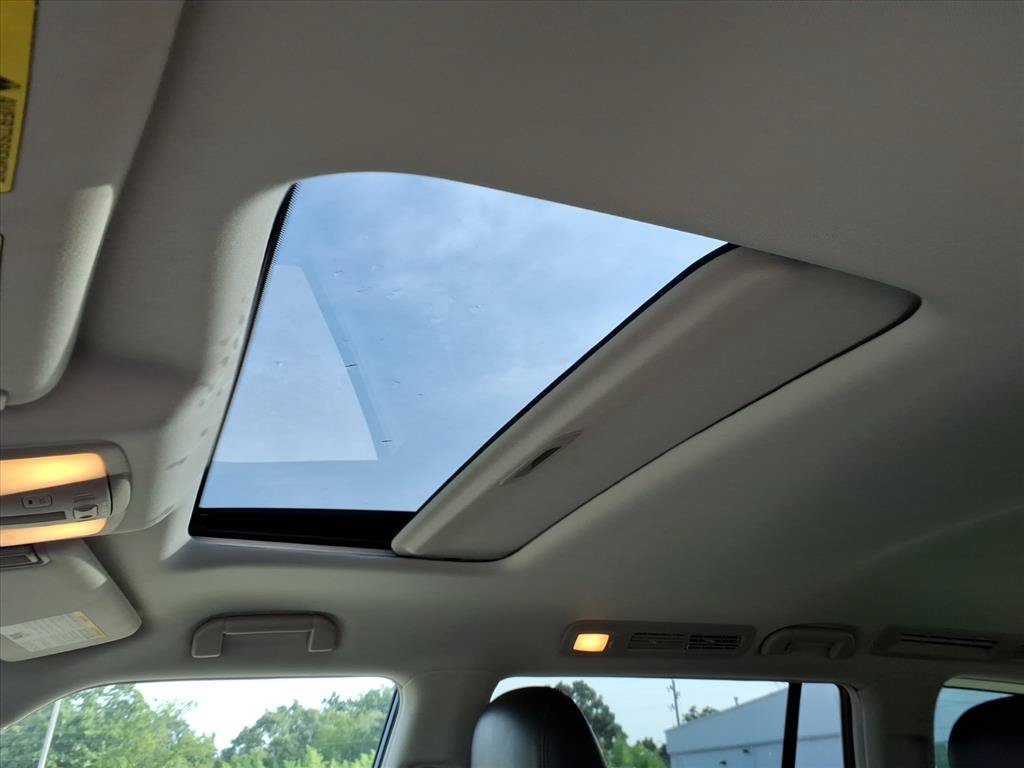 Used 2018 Nissan Armada SL w/ Moonroof Package AWD/4WD image 17