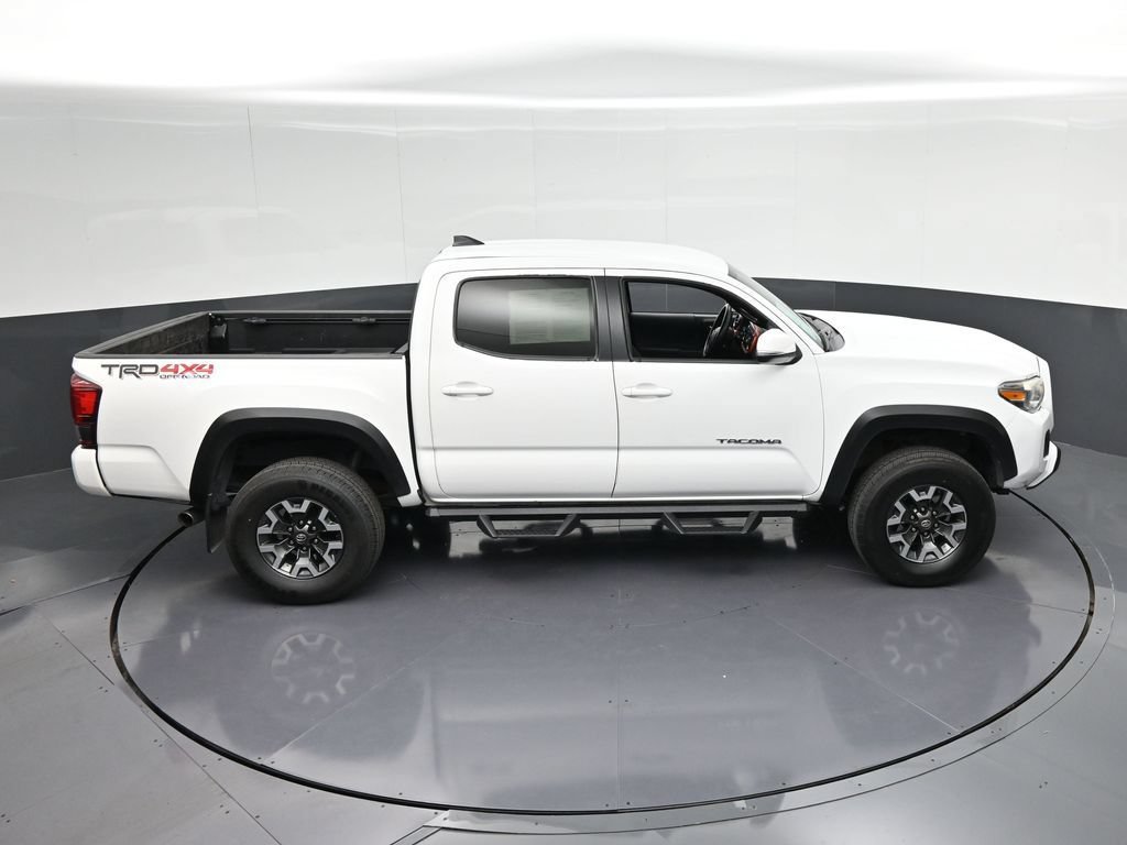 Used 2018 Toyota Tacoma TRD Off-Road w/ Technology Package AWD/4WD image 23