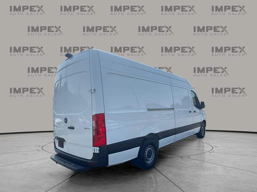 Used 2023 Mercedes-Benz Sprinter 2500 image 3