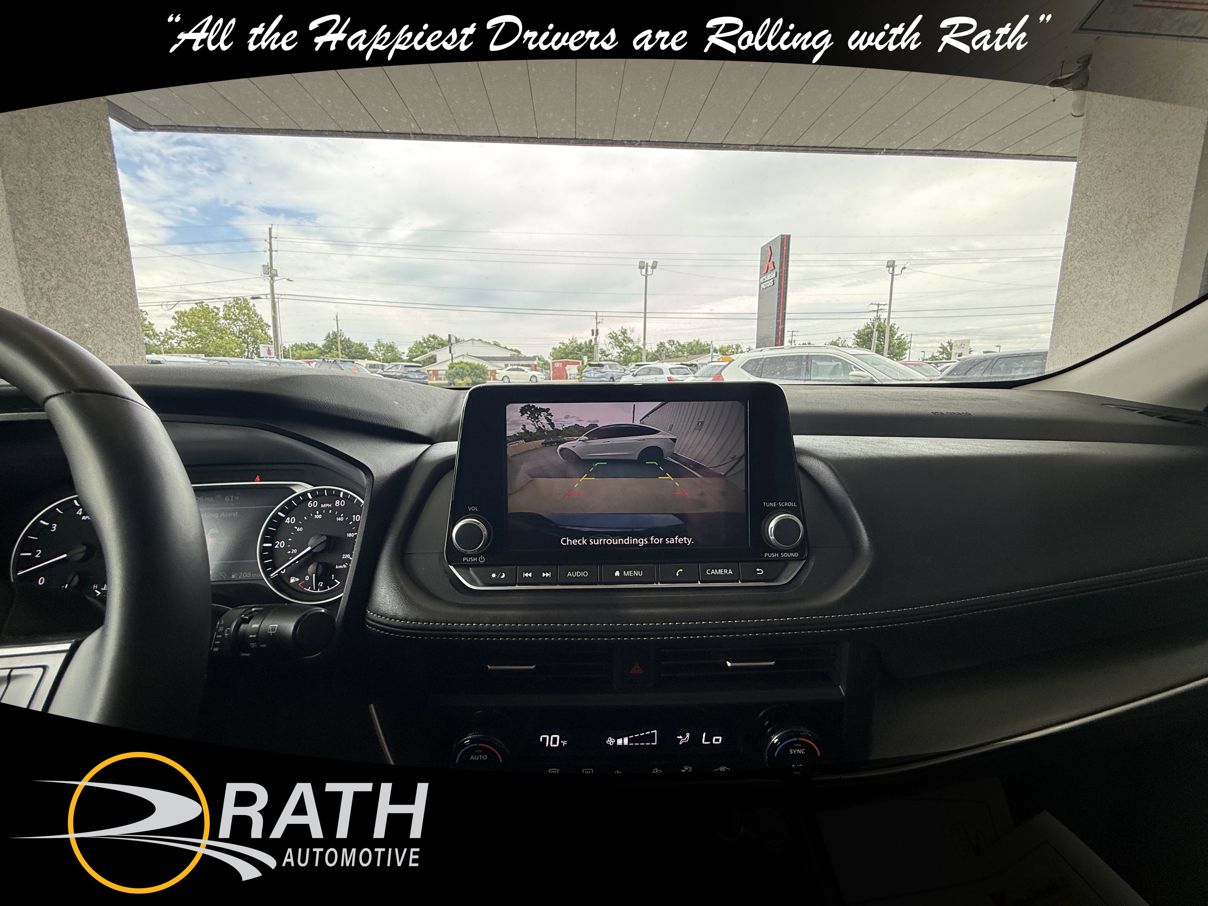 Used 2025 Nissan Rogue SV FWD image 16