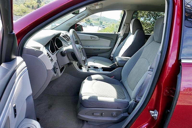 Used 2012 Chevrolet Traverse LT image 16