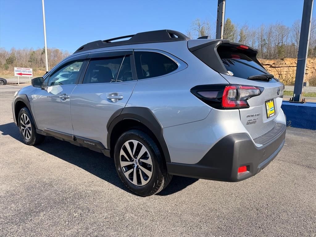 Certified 2025 Subaru Outback Premium image 5