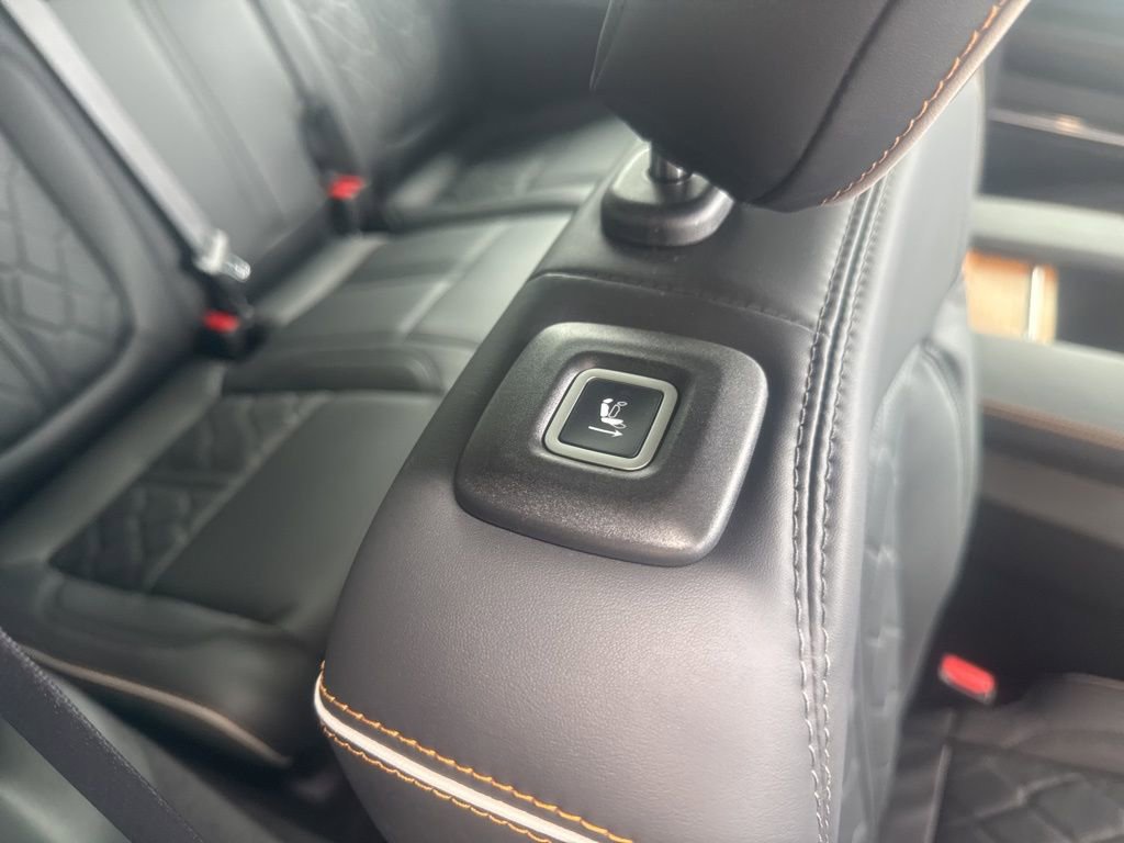 New 2025 Jeep Grand Wagoneer Series III w/ HD Trailer Tow Package image 48