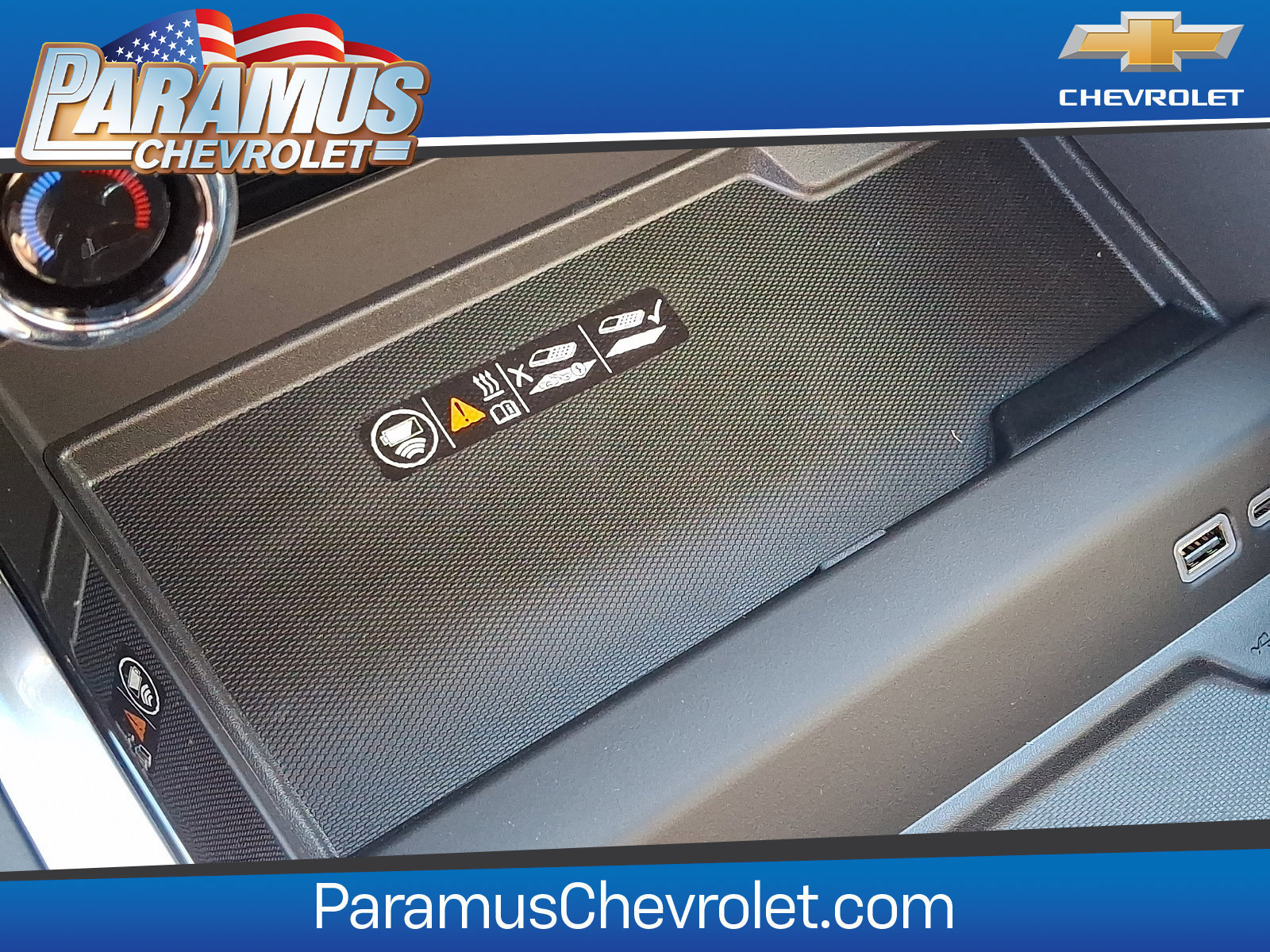 New 2026 Chevrolet Suburban Premier w/ Sun And Tow Package AWD/4WD image 16