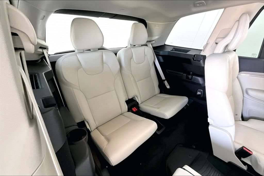 Certified 2025 Volvo XC90 B6 Plus w/ Protection Package Premier AWD/4WD image 38