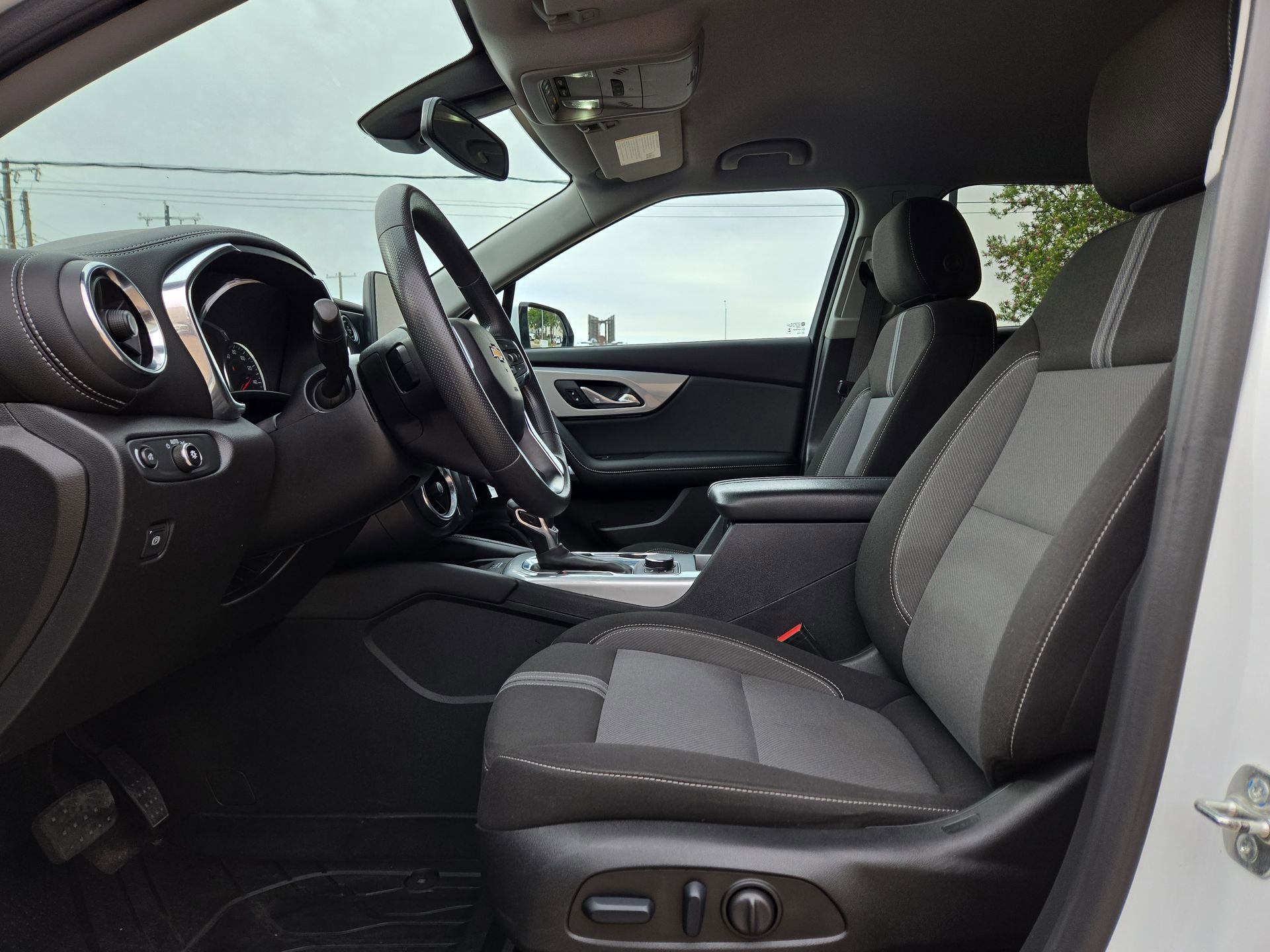 Used 2024 Chevrolet Blazer LT w/ Convenience Package FWD image 16