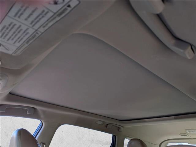 Used 2017 Nissan Rogue SL w/ SL Premium Package image 16