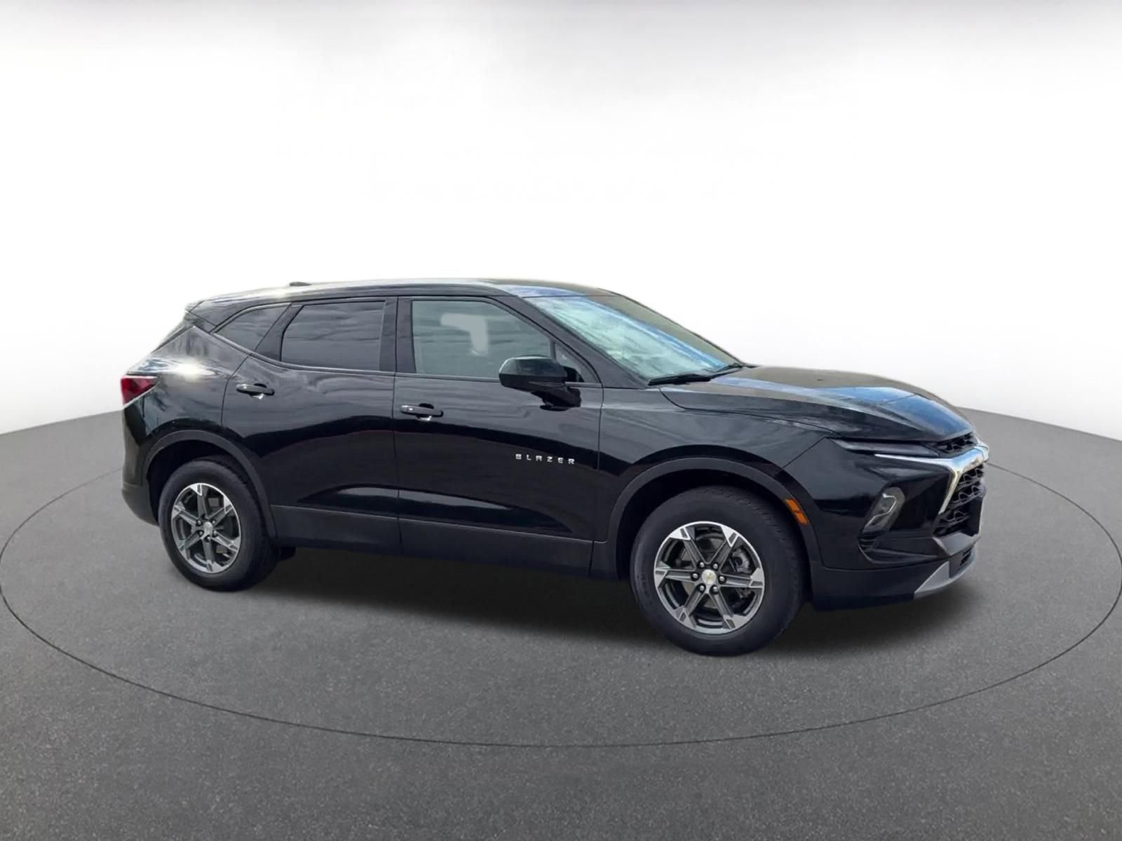 Used 2025 Chevrolet Blazer LT video 2