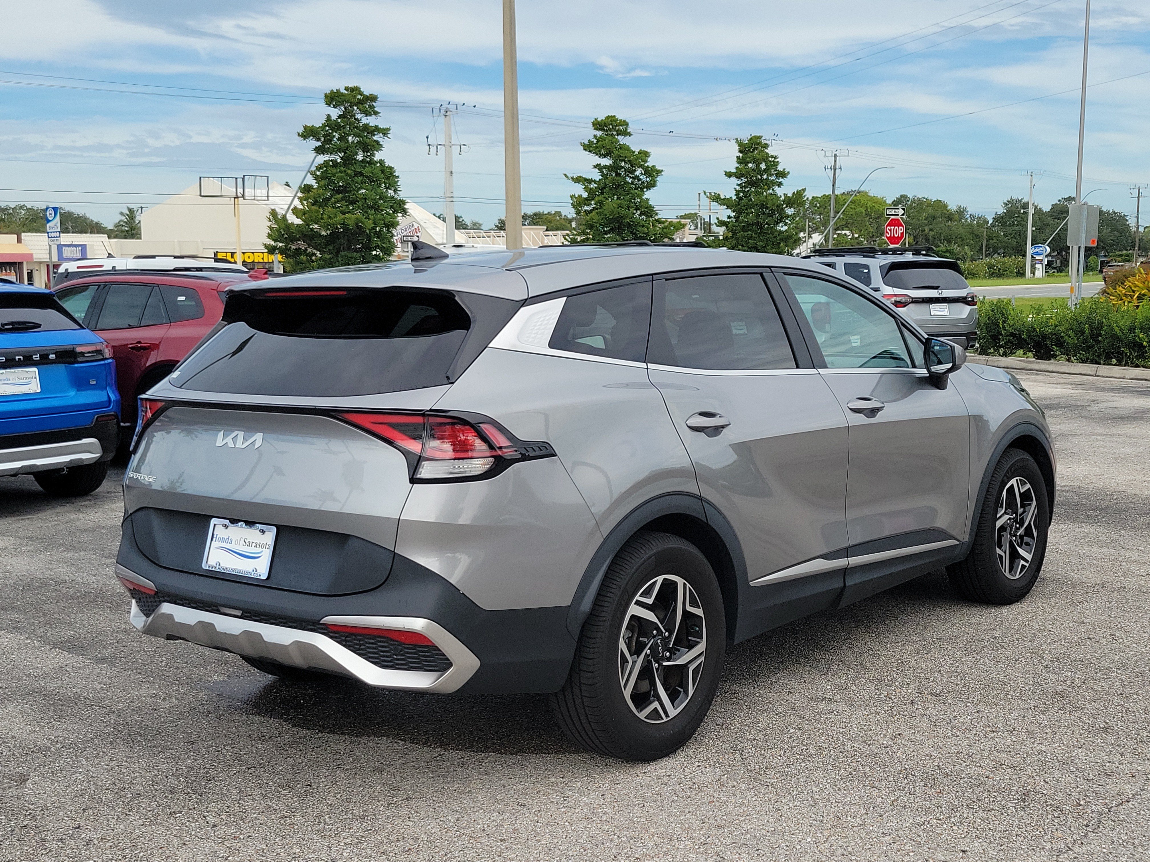 Used 2023 Kia Sportage LX FWD image 7