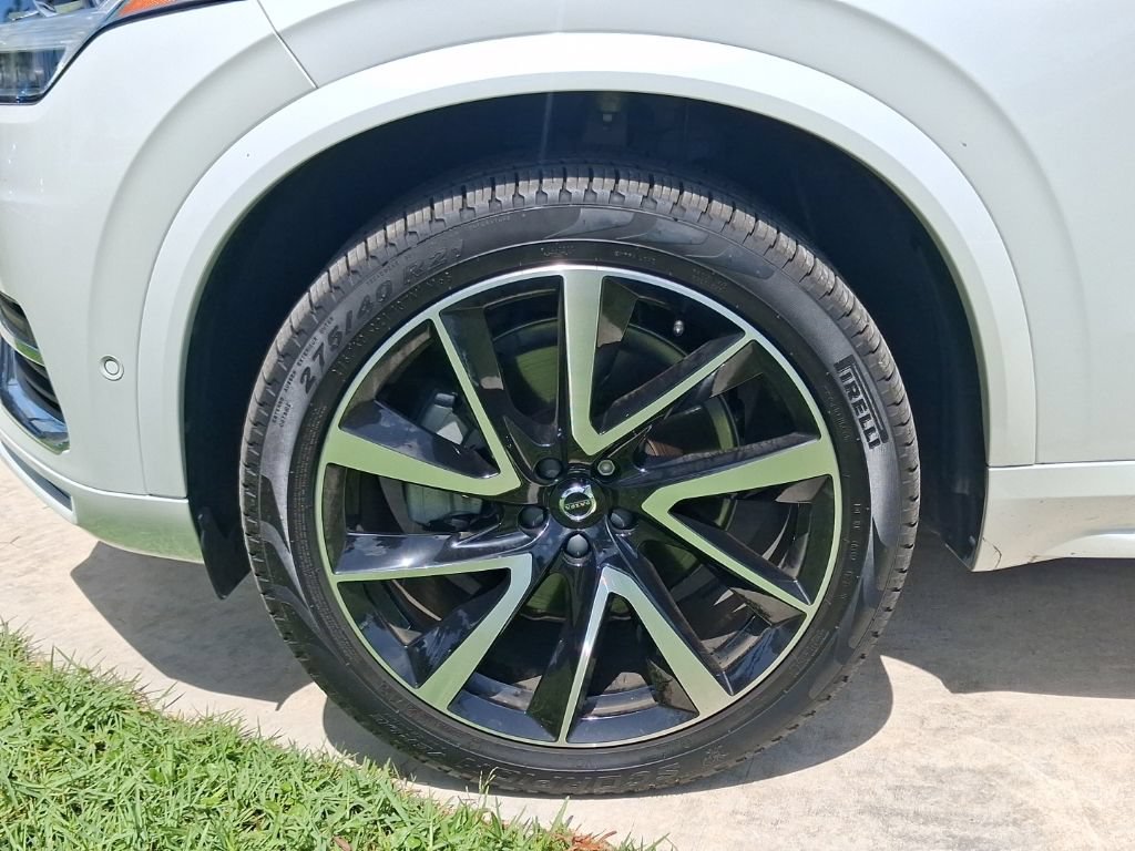 Certified 2025 Volvo XC90 B5 Plus w/ Protection Package Premier AWD/4WD image 3